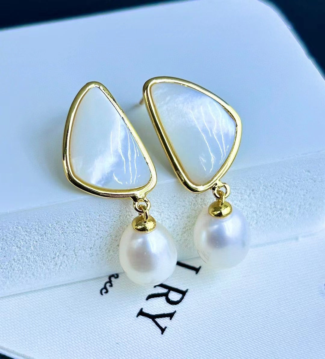 AAA1004 Freshwater pearl earrings for festival party daily with verification Mather's day Christmas day Valentine's Day Gift