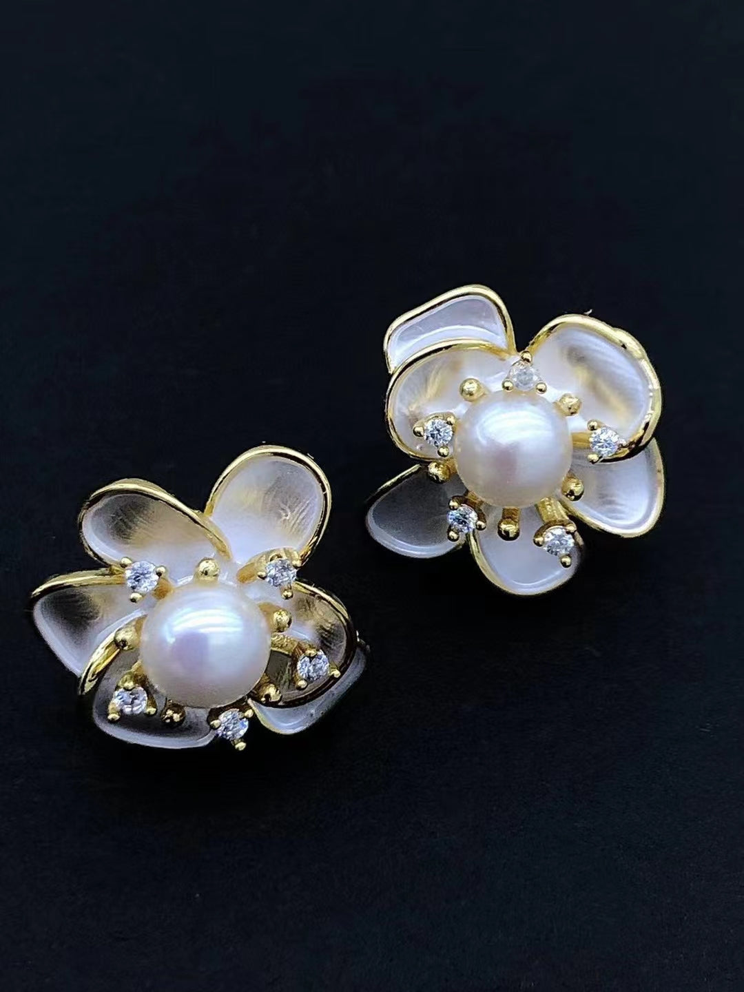 AAA2409 Freshwater Pearl Flowers Earrings for festival party daily with verification Mather's day Christmas day Valentine's Day Gift